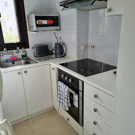 Cosea Living- Flat With Pool, Jasmine Gardens 206 Apartment *